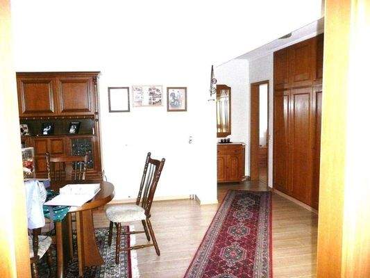 teilweise noch möbliert 