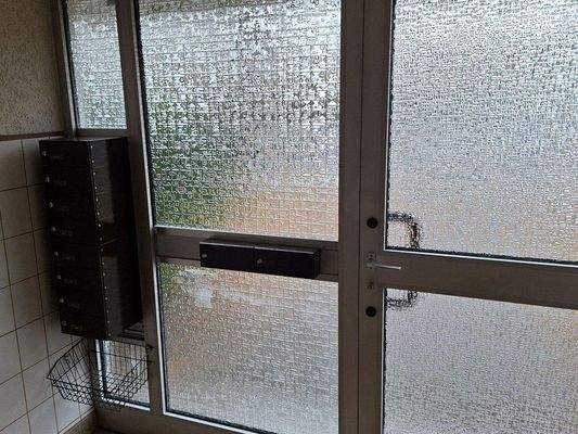 5-Haus-Eingang innen.jpg