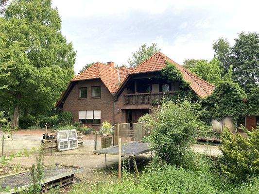 Vorderansicht Wohnhaus/Büro