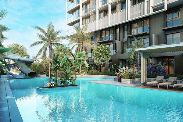 Flats in a Complex with Indoor and Outdoor Pool in Antalya