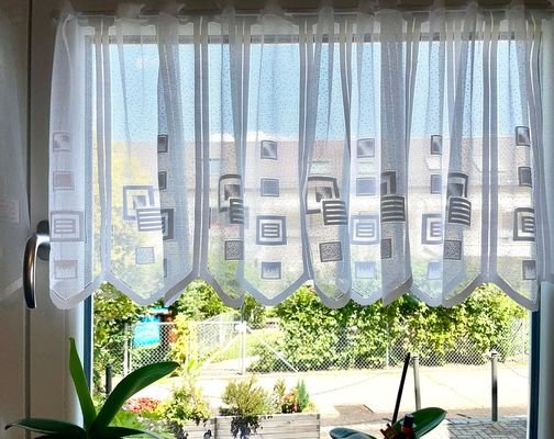 Großes Fenster in der Küche