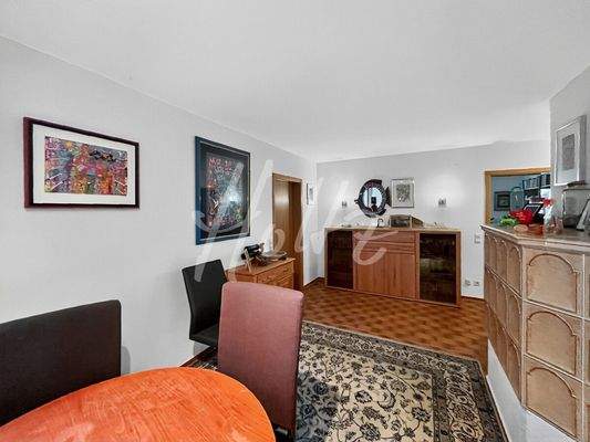 EG - Esszimmer mit Kachelofen - Bild 2