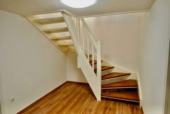 Treppe zum Kellergeschoss