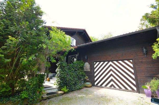 Ansicht Nordost - Garage