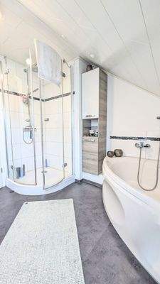 Badezimmer Ansicht 2