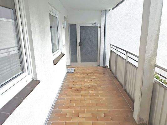 9038KC-17 Laubengang