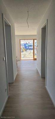 Flur Blick Wohn-Koch-Essbereich.jpg