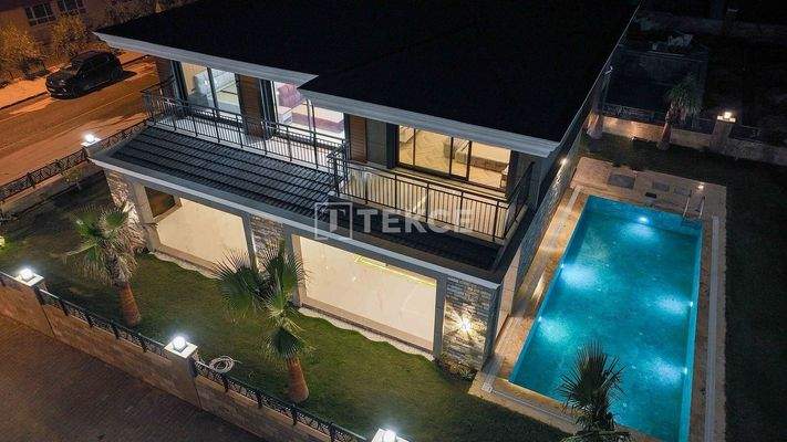 Brand-New Villas with Pool Surrounded by Nature in Kuşadası