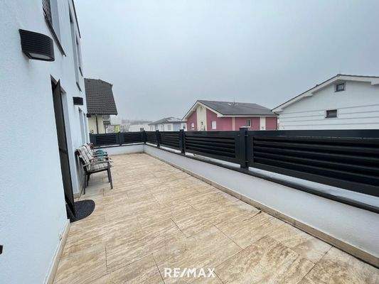 Terrasse im Obergeschoss