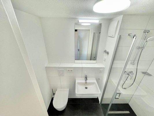 Bad mit Lüftung und Fußbodenheizung