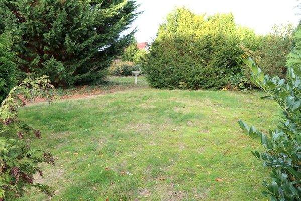 ... mit riesigem Gartengrundstück