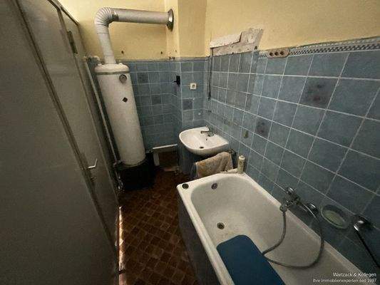 abgetrenntes Badezimmer