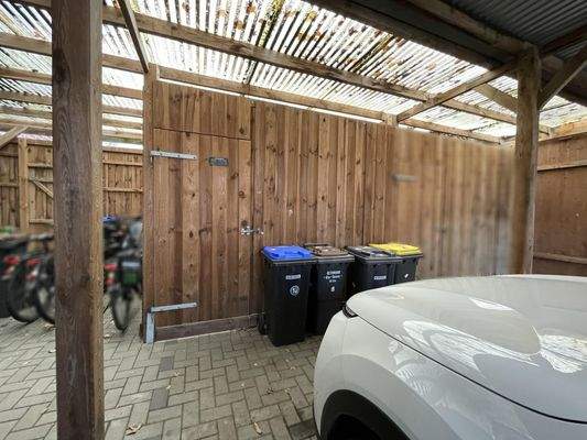 Abstellraum im Carport
