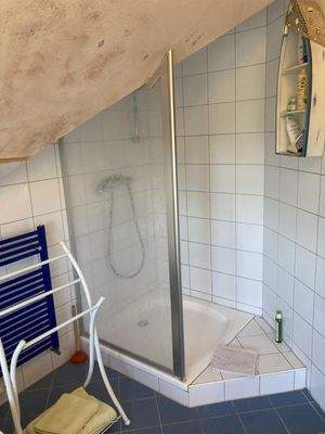 Gäste WC mit Dusche OG