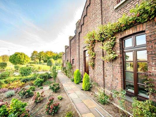 Hausfront Gartenseite