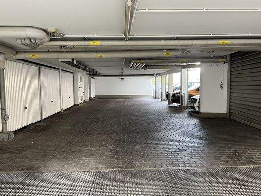 Tiefgaragenzufahrt