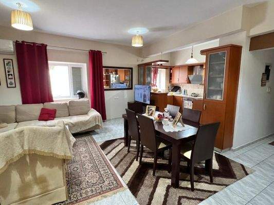 Kreta, Agios Nikolaos: Stadtwohnung mit Meerblick zu verkaufen