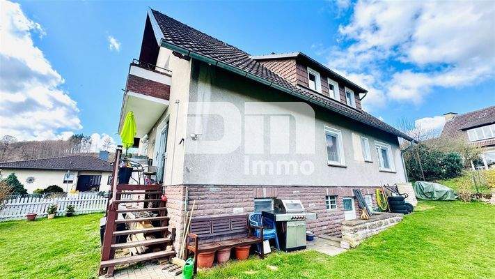 Rückansicht / Seitenansicht / Zugang Balkon EG