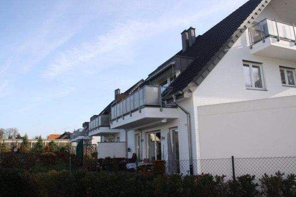 Rückwärtige Ansichten m. Balkon