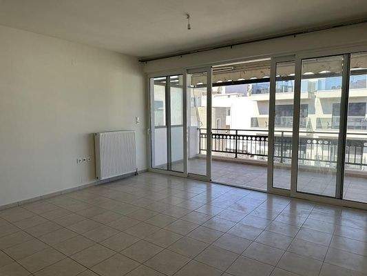 Kreta, Rethymno: 4-Zimmer-Apartment mit Meerblick und Dachterrasse zu verkaufen