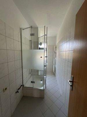 Badezimmer mit Dusche