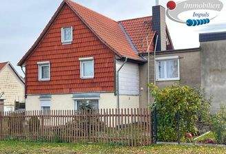 Rückseite Haus, am Ortsrand