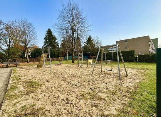 Angrenzender Spielplatz 