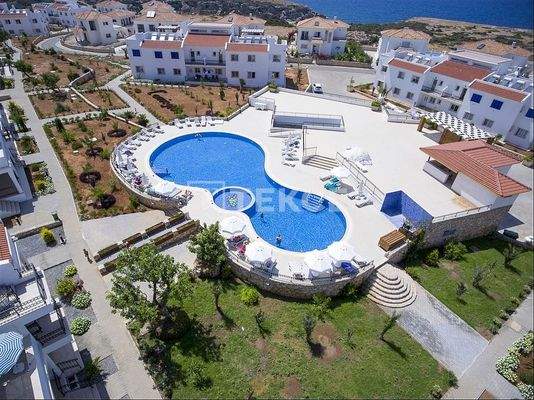 Flat Near the Sea in a Well-Developed Project with Pool in Girne