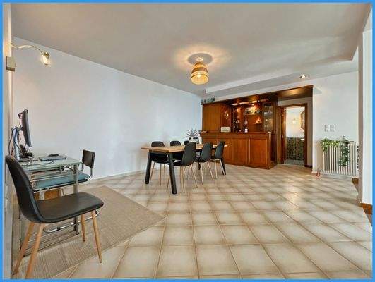 8fbb6940732747eba3a5b13b64df4829-original