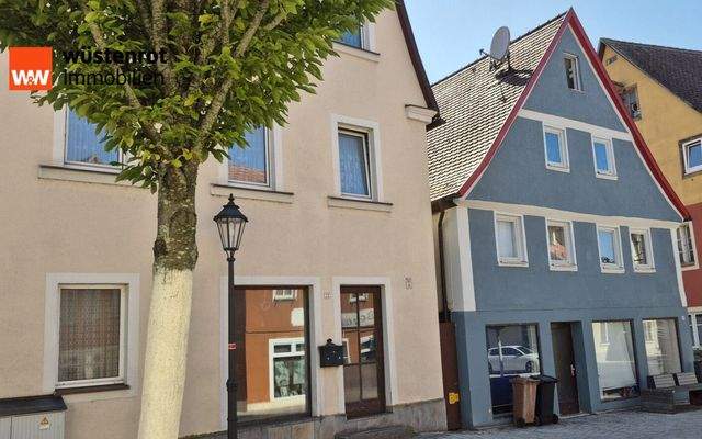 Ansicht Haus mit Laden