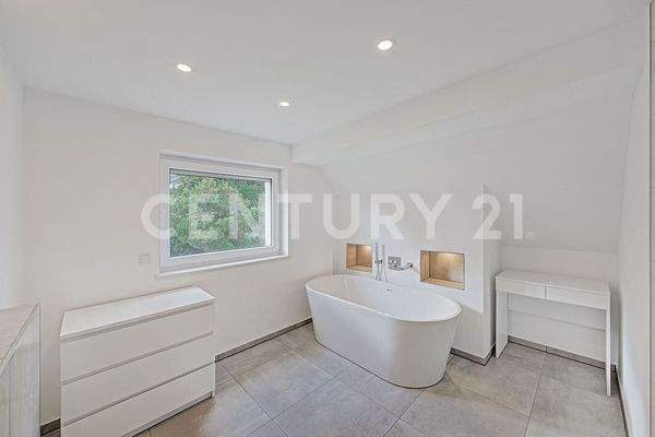 OG Tageslicht Wellness Badezimmer