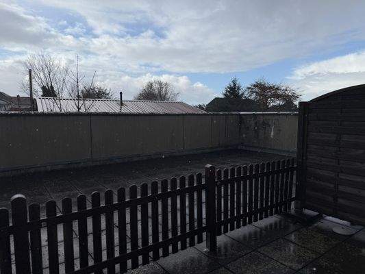 Geschützte Dachterrasse