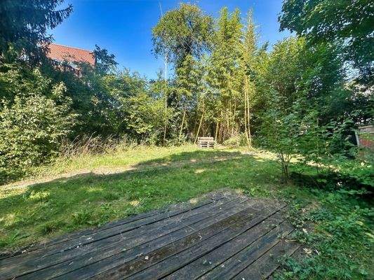 Eingewachsener Garten