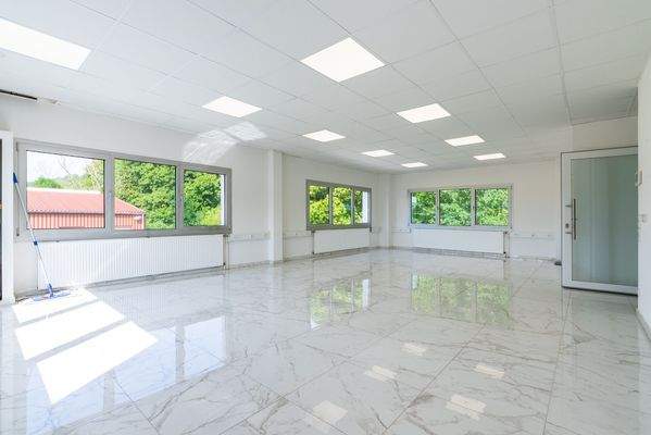 Großraumbüro/Besprechungsraum Perspektive B