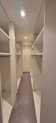 Begehbarer Kleiderschrank