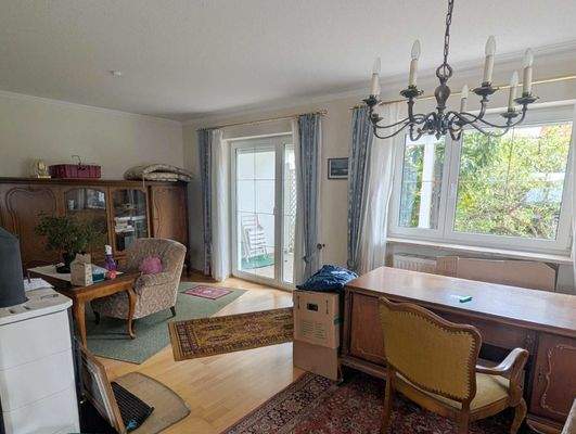 Wohnzimmer mit Terrassenzugang