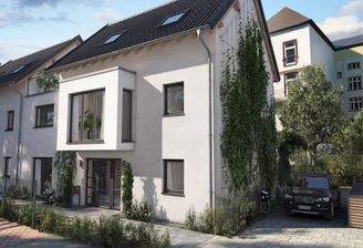 Hausansicht mit Stellplatz