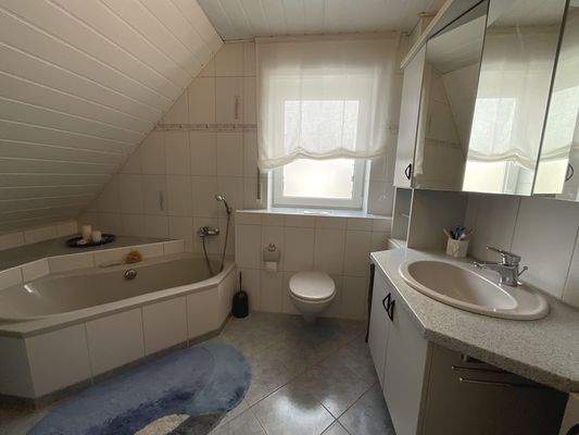 Badezimmer DG Ansicht 1