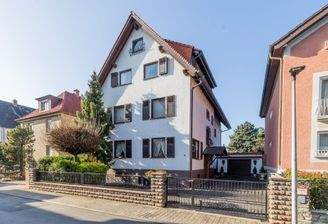 Hausansicht von der Straße