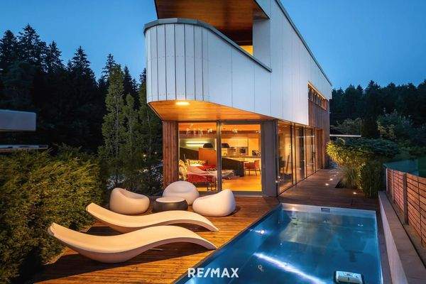 Pool_Terrasse by night