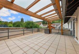 teilüberdachte Terrasse 1. OG