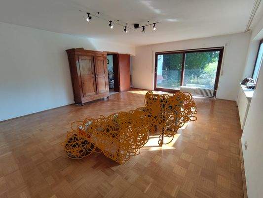 Wohnzimmer mit Blick in den Garten