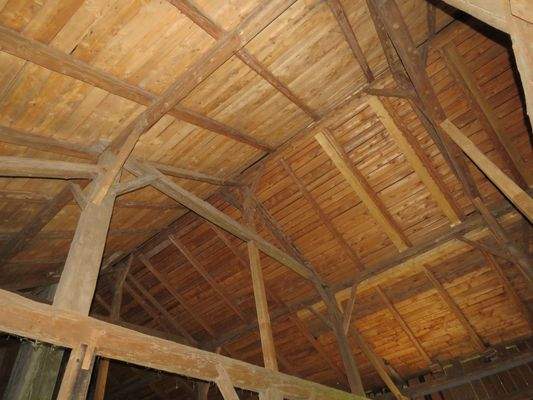 sehr gut erhaltener Dachstuhl 