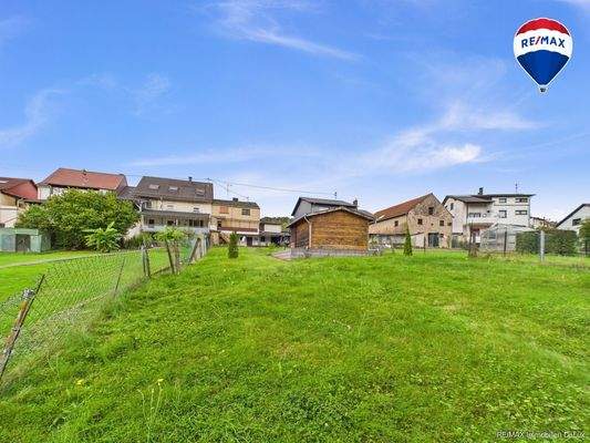 RE/MAX Immobilien DeLux Einfamilienhaus Nalbach Garten