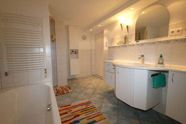 CF5FDAFD-A8D7-4D0A-A727-64DD836B4C48-6454-00000901ACB857E1