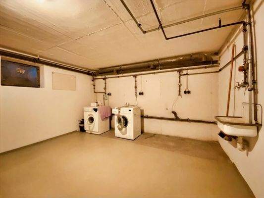 gemeinschaftliche Waschküche