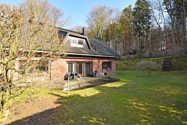 mit großer Süd-/Westterrasse