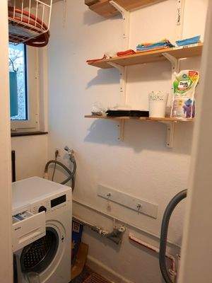 Abstellraum Nr.2 mit Waschmaschinenanschluss
