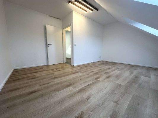 Arbeitszimmer DG Foto 2