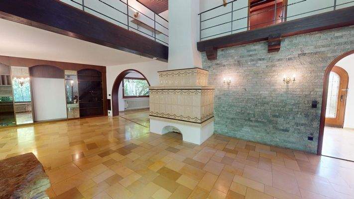 Blick zzum Wohnzimmer und Galerie